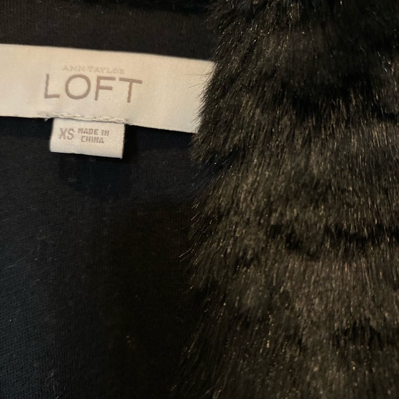 Fuzzy fake fur vest - Picture 2 of 3